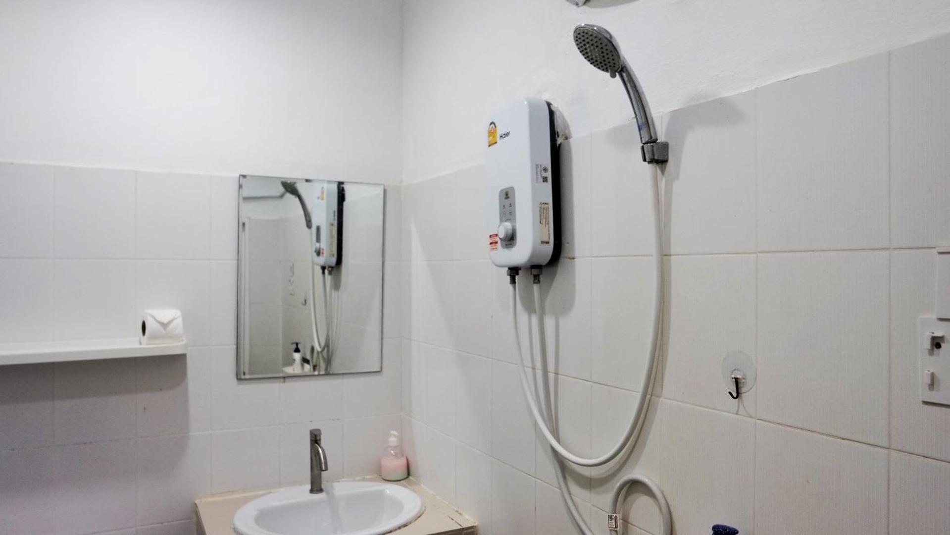 Alpha Hostel Cafe&Bar Ban Khlong Yai Екстер'єр фото